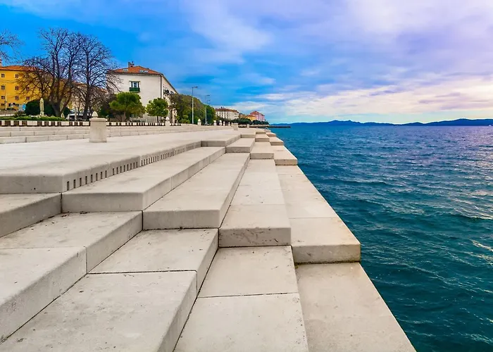 D Old Town Center ザダル