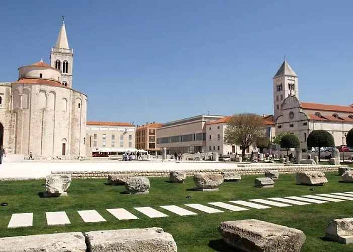 アパート D Old Town Center ザダル