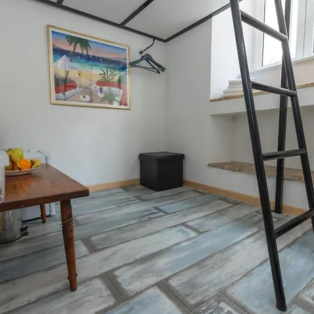 D Old Town Center Apartment